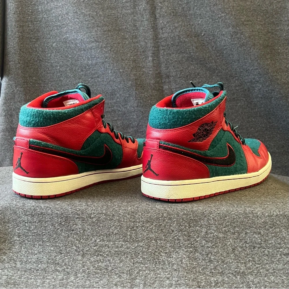 Air Jordan 1 Mid Gym Red Dark Sea Basketball Shoes